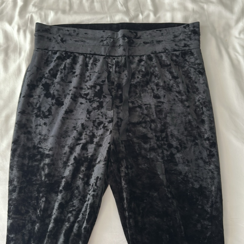 Garage Velvet Joggers in Black - Size Medium